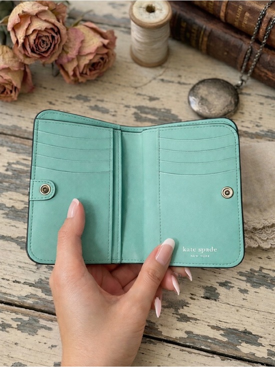 Kate Spade New York Ombre Patent Leather Zip Around Wallet w/COA - Picture 3 of 5